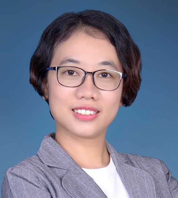 Ei Mon Zaw Headshot.jpg