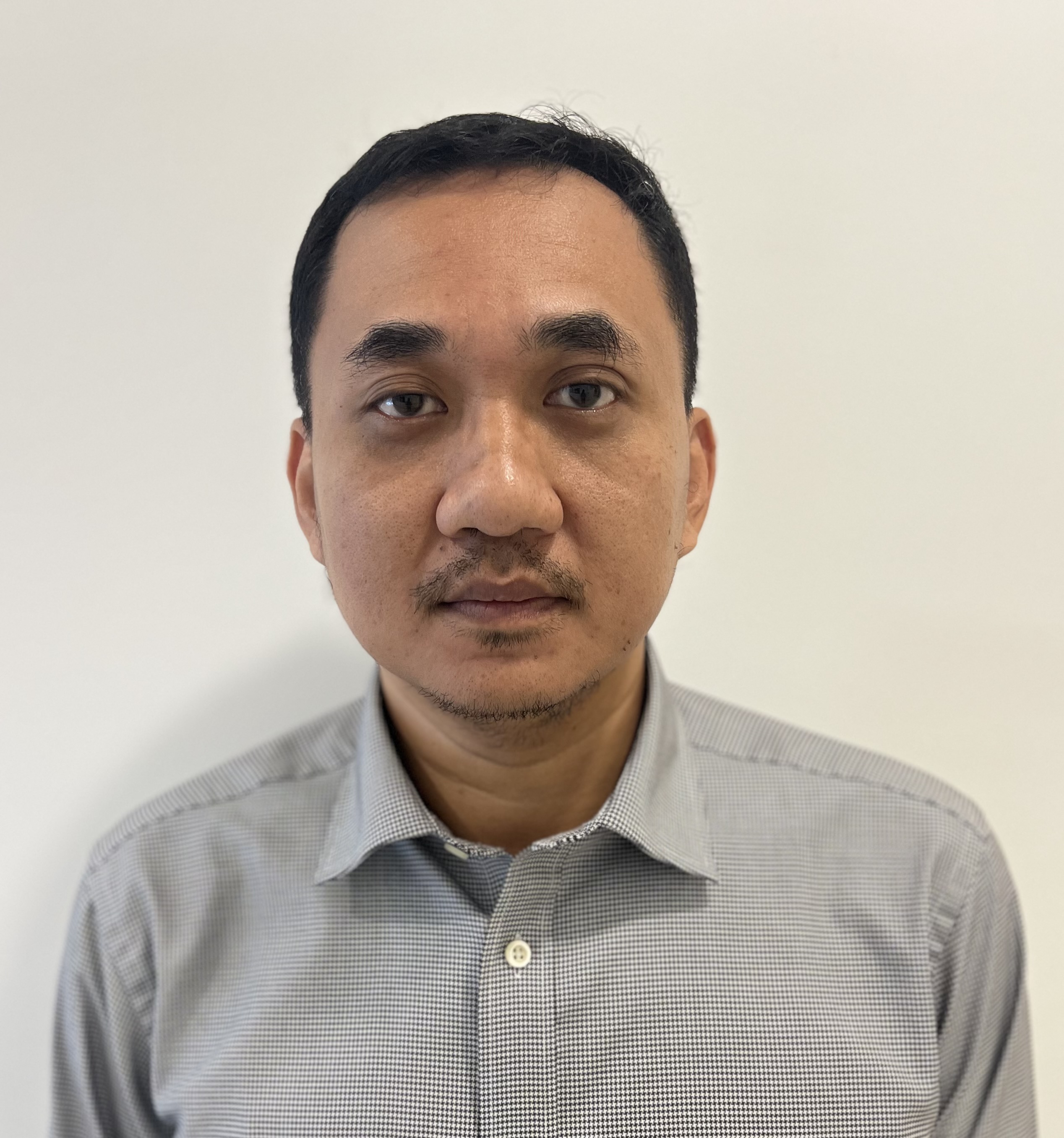 Sithu's Head Shot.jpg